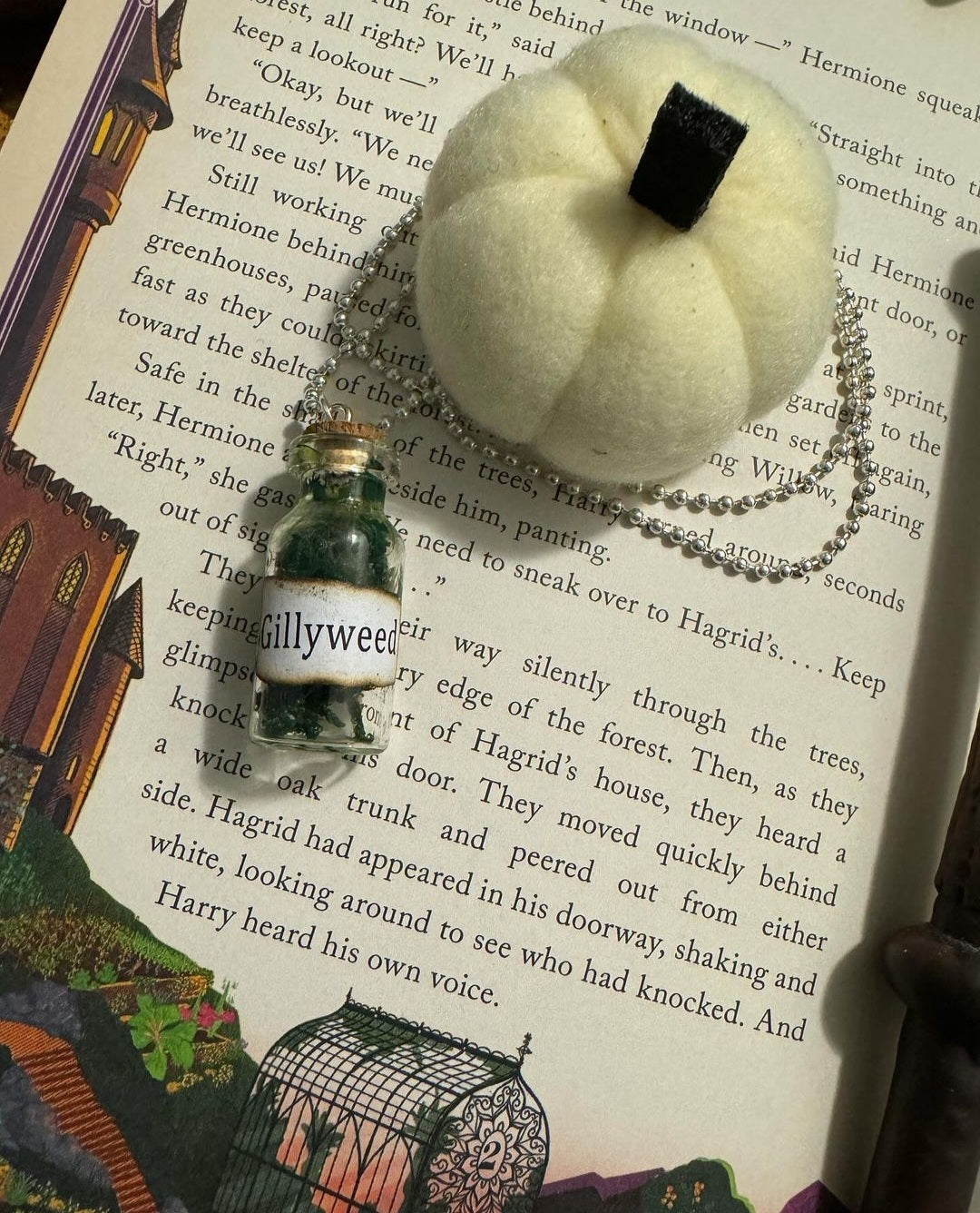 Gillyweed Necklace