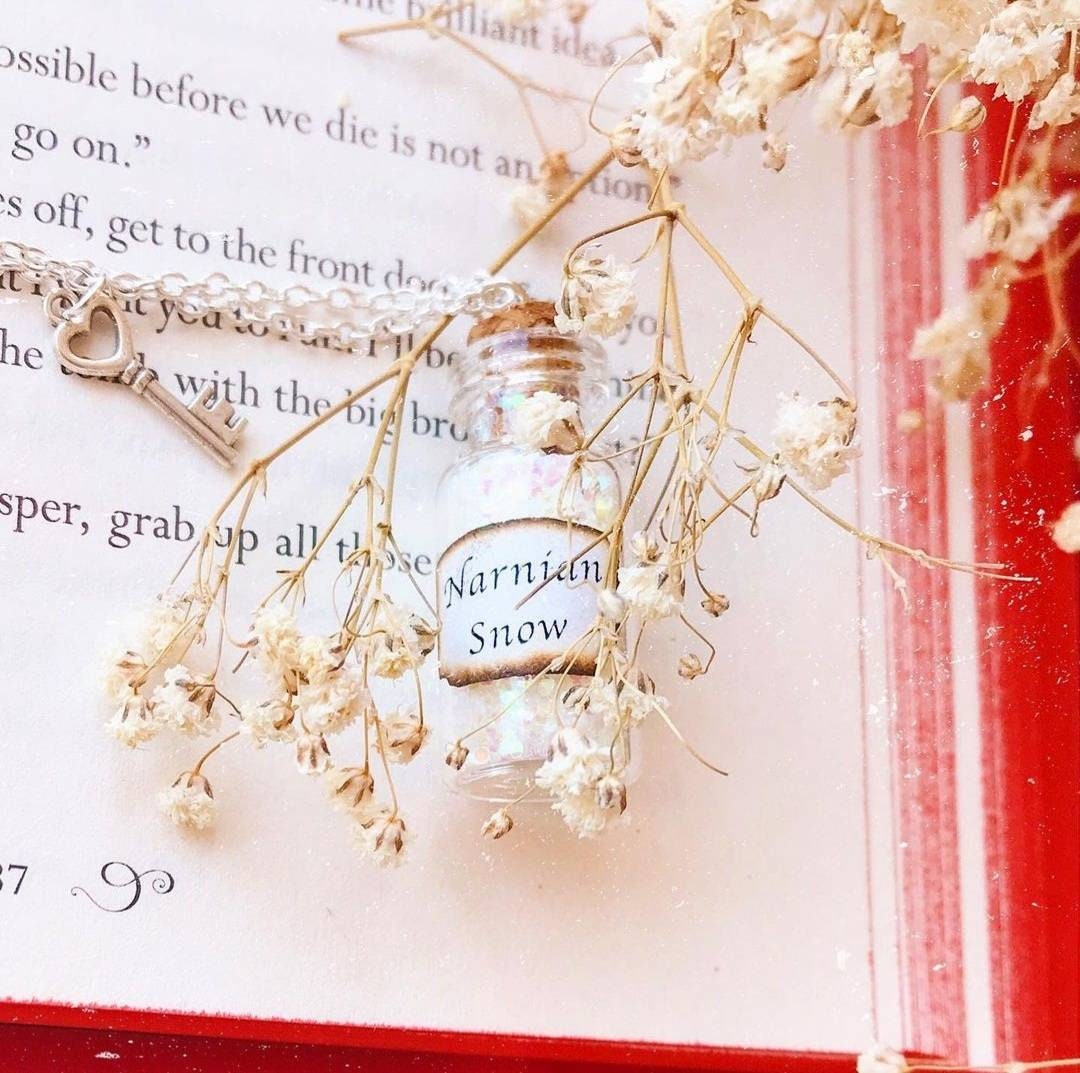 Narnian Snow Necklace